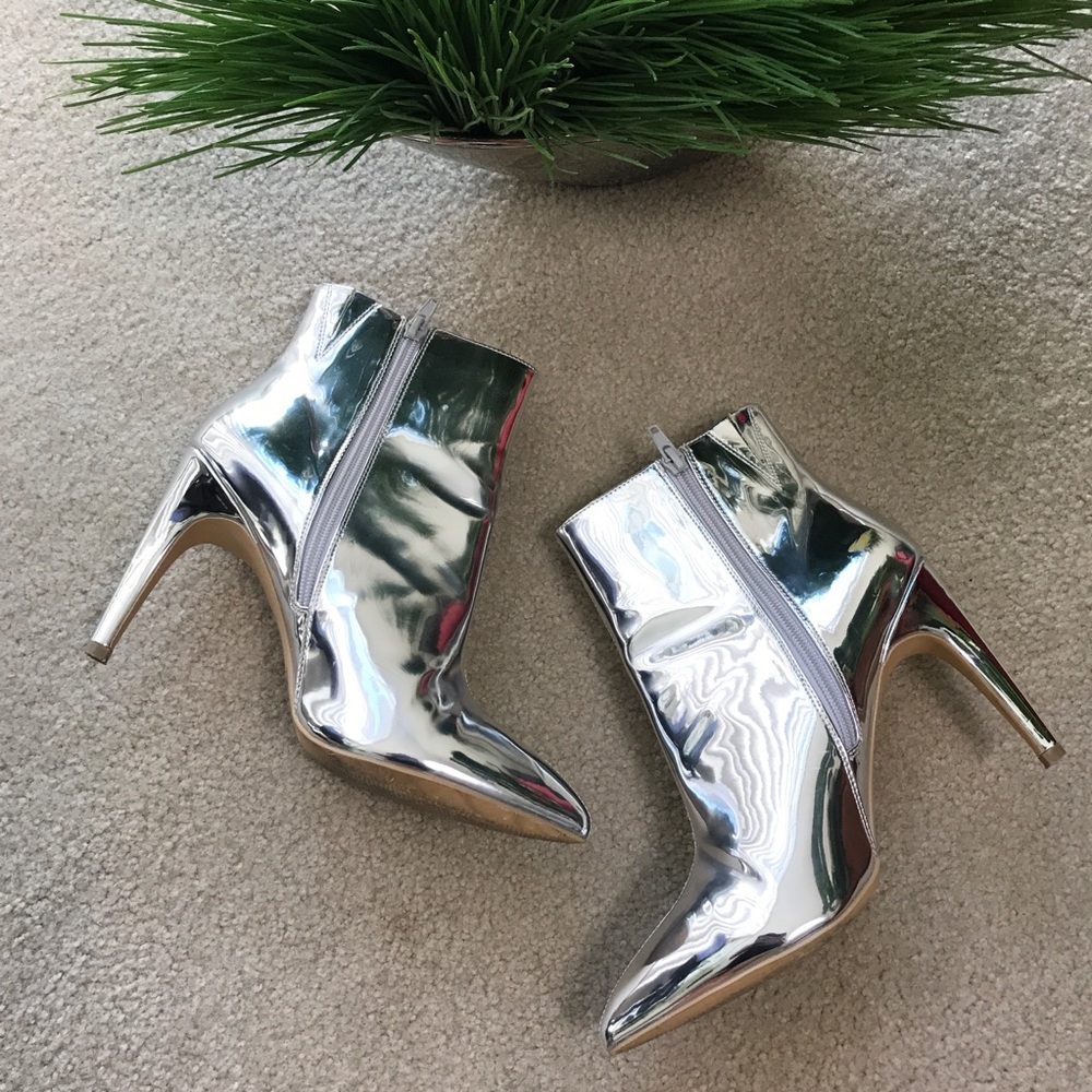 EXPRESS • Silver Mirrored Ankle Booties 😍😍😍